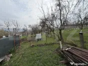 Casă cu 3 camere în suprafață de 80 mp și un teren de 2 