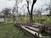 Casă cu 3 camere în suprafață de 80 mp și un teren de 2 
