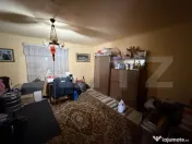 Casă cu 3 camere în suprafață de 80 mp și un teren de 2 