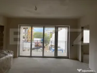 Apartament semifinisat, 3 camere, 2 băi, terasă și parcar 