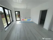 Crevedia Str Uzinei Casa 3 camere 2 bai SU 52 MP Teren 145 M 