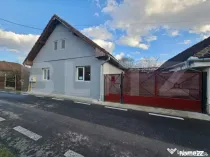 Casa spatioasa, cu 4 camere, Ocna Mureş, jud. Alba
