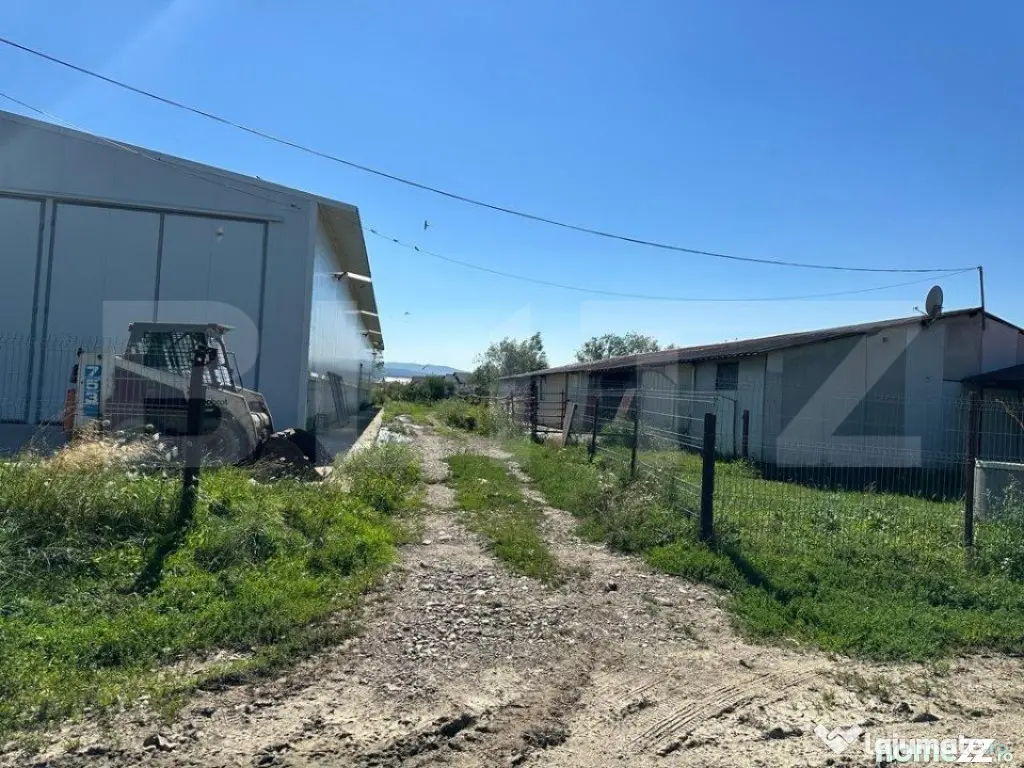 Hala cu teren , intravilan , 4700mp, Marginea - Radauti