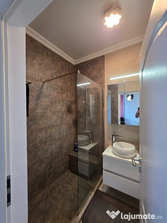 Vand apartament cu 2 camere în Mamaia Nord