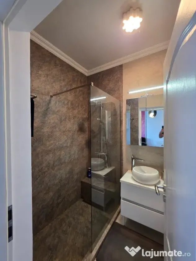 Vand apartament cu 2 camere în Mamaia Nord
