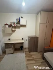 Mobila birou, canapea, dulapuri 