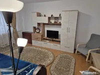Închiriez garsoniera 