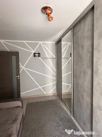 Închiriez apartament cu 2 camere, 57 mp, bloc cu lift