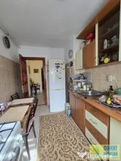 Tomis Nord, Rovere, de vanzare 3 camere, decomandat, gaze 