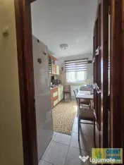 Tomis Nord, Rovere, de vanzare 3 camere, decomandat, gaze 