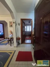 Tomis Nord, Rovere, de vanzare 3 camere, decomandat, gaze 