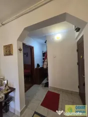 Tomis Nord, Rovere, de vanzare 3 camere, decomandat, gaze 