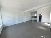 Spatiu comercial, 5 parcari, 100mp utili 