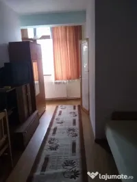 Inchiriez camera cu baie Bucium 