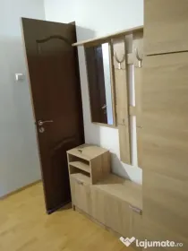 Inchiriez camera cu baie Bucium