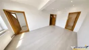Nivel in casa, recomandat si activitati birou, Tractorul , 