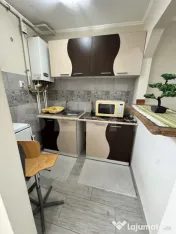 Garsonieră de închiriat 