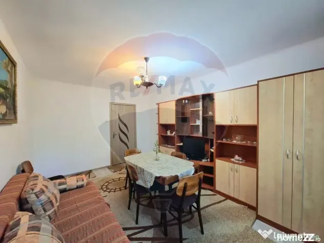 Apartament 2 camere decomandat, centrala gaz, de închiri...