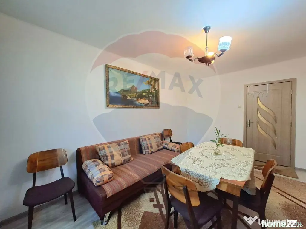 Apartament 2 camere decomandat, centrala gaz, de închiri...