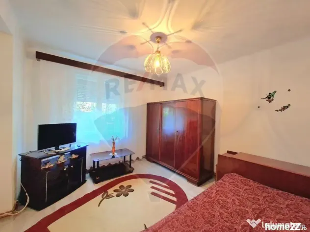 Apartament 2 camere decomandat, centrala gaz, de închiri...