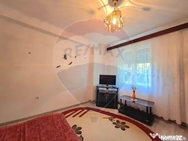 Apartament 2 camere decomandat, centrala gaz, de închiri...