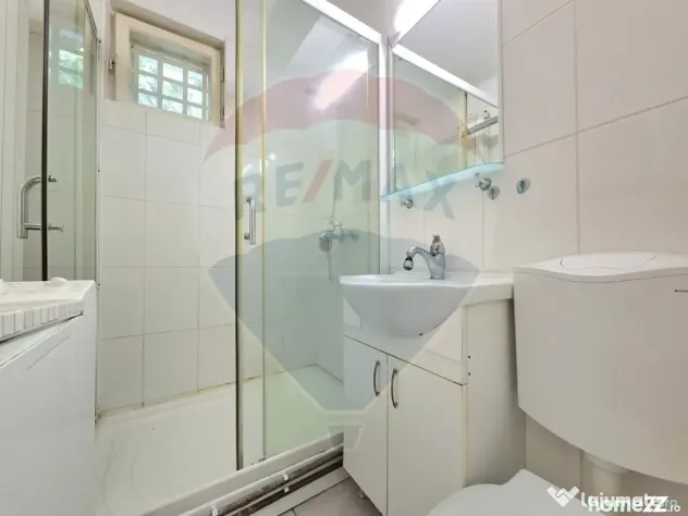 Apartament 2 camere decomandat, centrala gaz, de închiri...