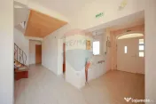 De vânzare pensiune cu restaurant, teren 4.750 mp – B?... 
