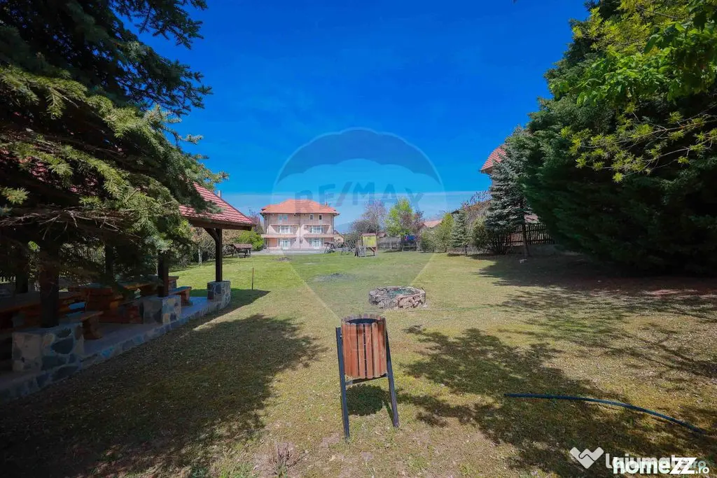 De vânzare pensiune cu restaurant, teren 4.750 mp – B?...
