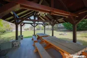 De vânzare pensiune cu restaurant, teren 4.750 mp – B?... 