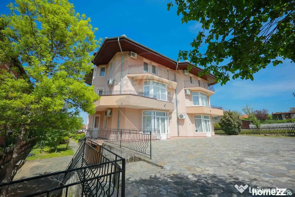 De vânzare pensiune cu restaurant, teren 4.750 mp – B?...