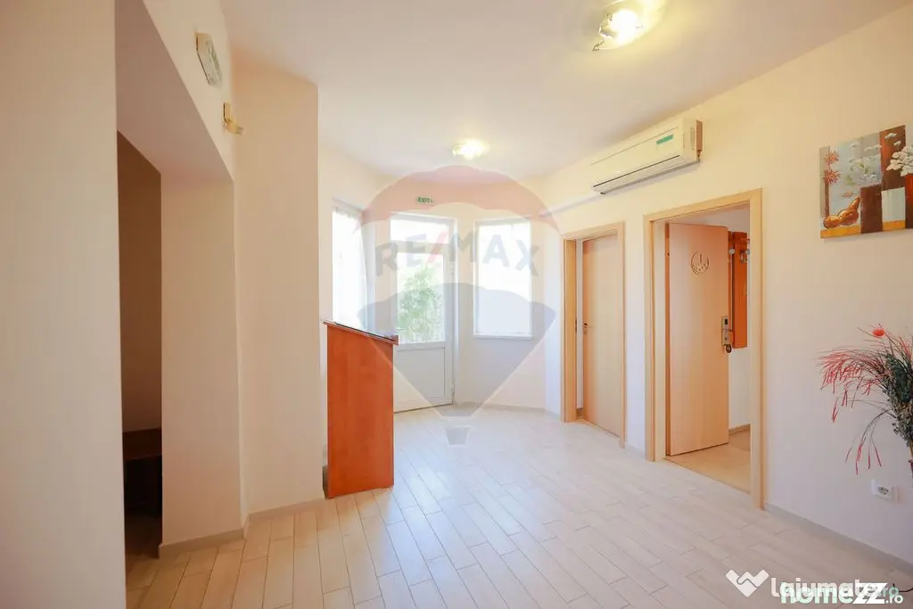 De vânzare pensiune cu restaurant, teren 4.750 mp – B?...