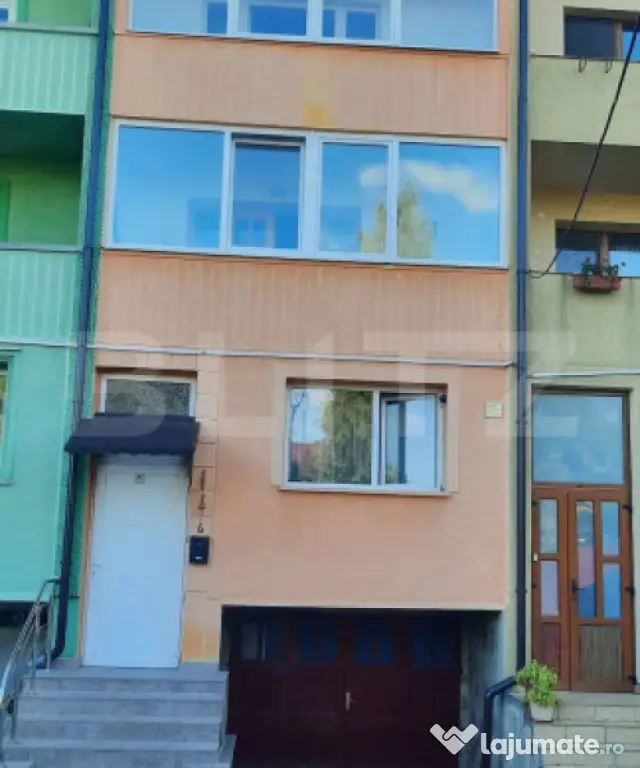 Casă 6 camere, S construita 375 mp, zona Zamca