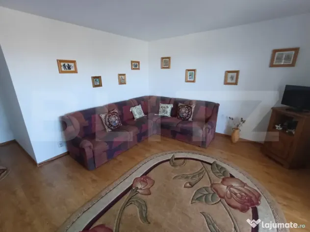 Casă 6 camere, S construita 375 mp, zona Zamca