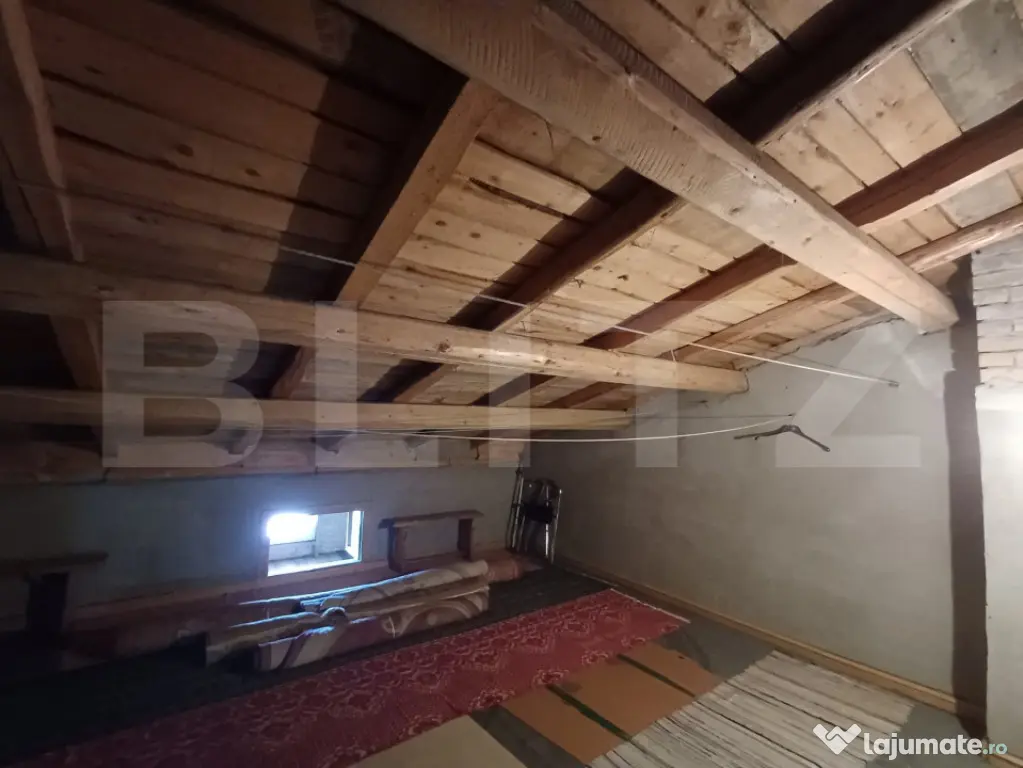 Casă 6 camere, S construita 375 mp, zona Zamca