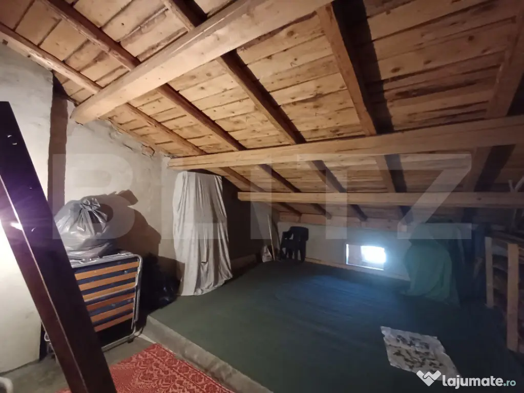 Casă 6 camere, S construita 375 mp, zona Zamca