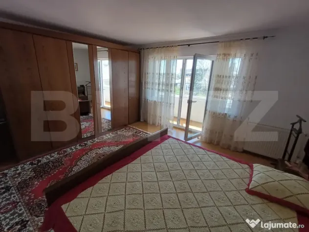 Casă 6 camere, S construita 375 mp, zona Zamca
