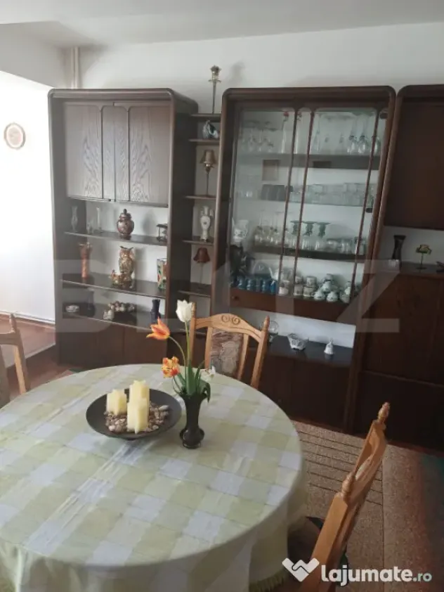 Casă 6 camere, S construita 375 mp, zona Zamca