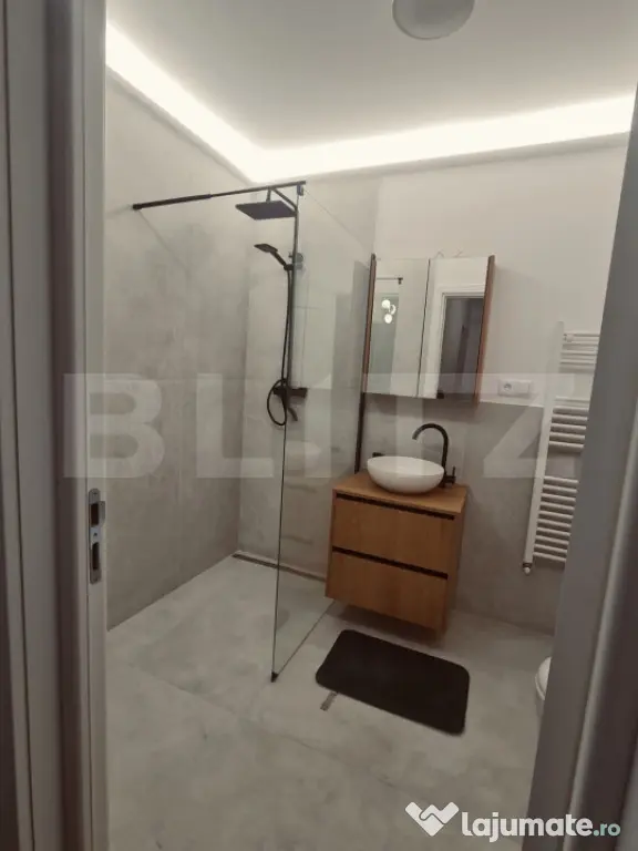 Apartament cu 2 camere, 51 mp, cu parcare, in zona Sesul de