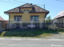 Două case, 130 mp, curte generoasă, zona Sovata