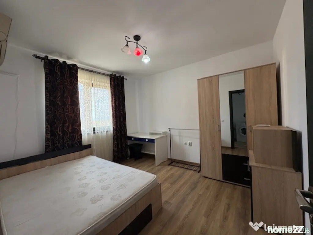 Apartament 3 camere, decomandat,parcare,80mp,et2/4,mobilat!