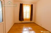 Apartament cu centrala proprie la curte comuna, zona Central 