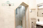 Apartament cu centrala proprie la curte comuna, zona Central 