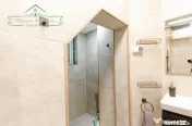 Apartament cu centrală proprie și grădină privată de 19 