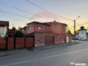 Casă P+1 cu 2 corpuri, 2 garaje și vizibilitate excelen...