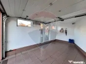 Casă P+1 cu 2 corpuri, 2 garaje și vizibilitate excelen...