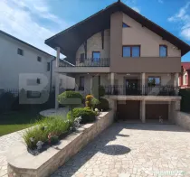 Casa D+P+M, 380 mp, teren 900 mp, Fotovoltaice Garaj, Sanmar