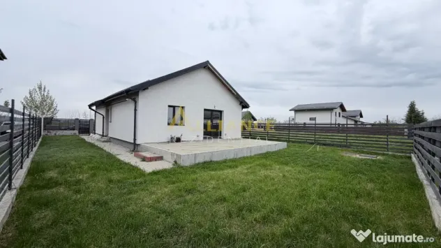 Casa Individuala - 3 camere - 2 bai - 375 mp teren