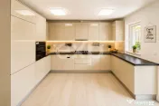 Triplex cu pod amenajat,foișor, beci și curte însorită |
