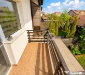 Triplex cu pod amenajat,foișor, beci și curte însorită |
