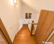 Triplex cu pod amenajat,foișor, beci și curte însorită |